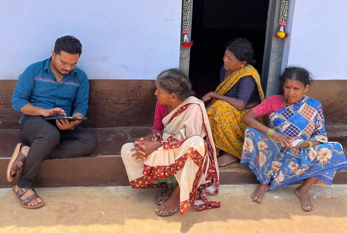 A DIA Staff screening elderly for dementia or other cognitive issues in rural karnataka